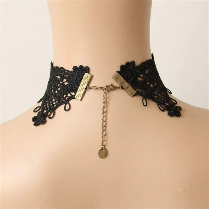 Collar victoriano Romance